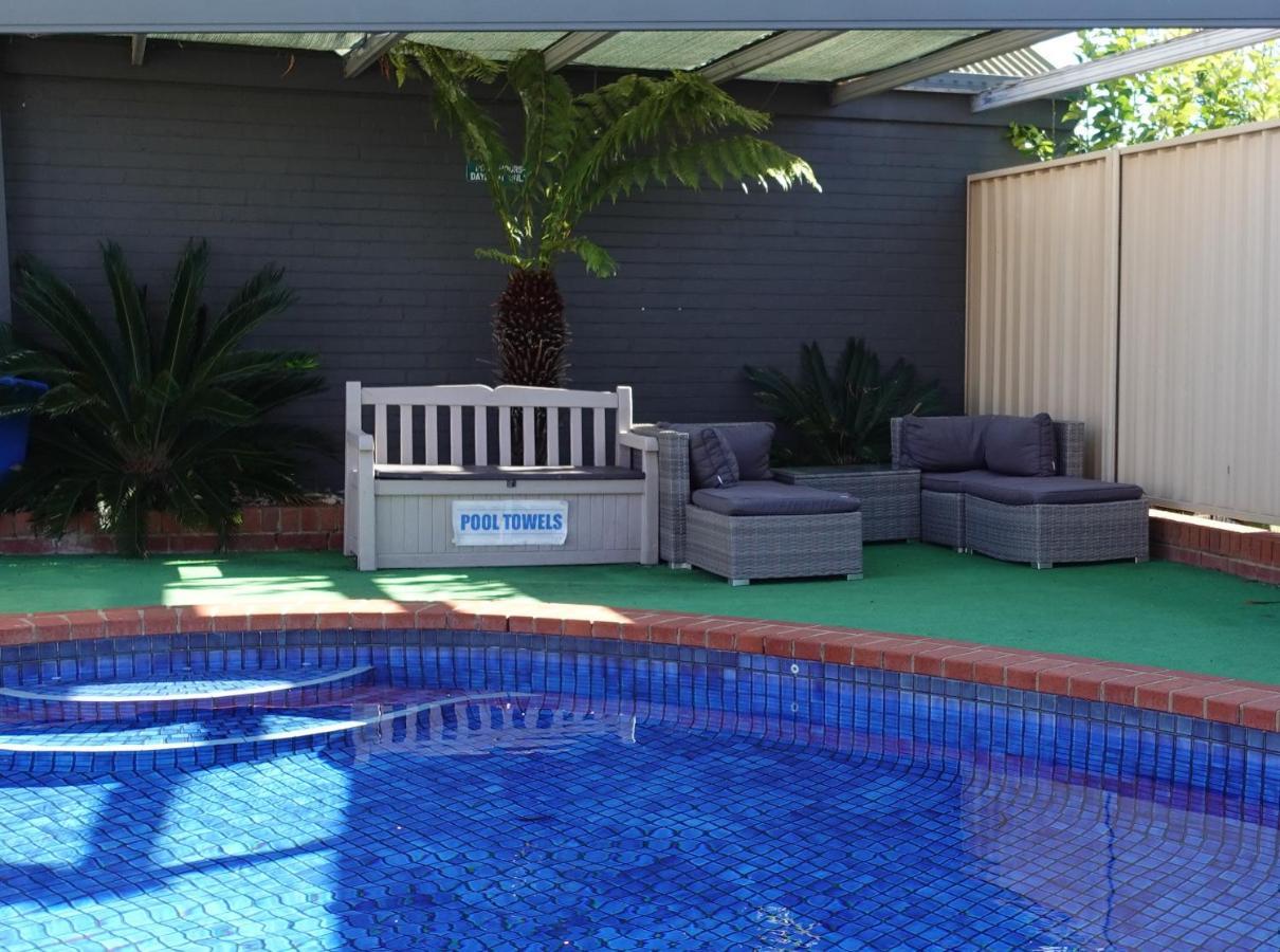 Golden Reef Motor Inn Bendigo Exterior photo